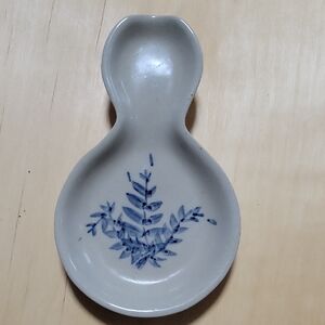 Red Wing Stoneware Blue Fern Spoon Rest - Hand Painted